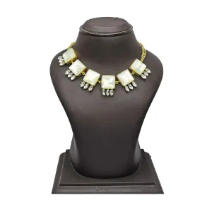 Tavina Necklace